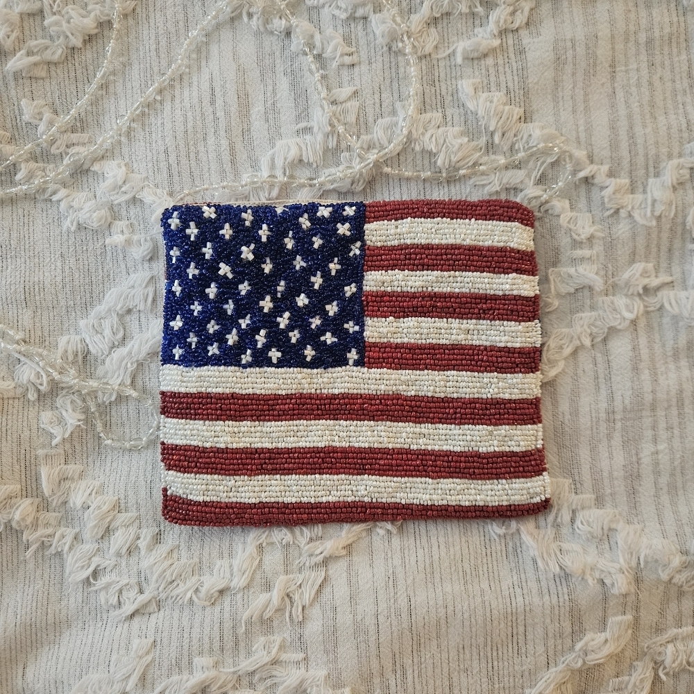 Vintage Moyna Beaded American Flag Purse - Picture 2 of 9